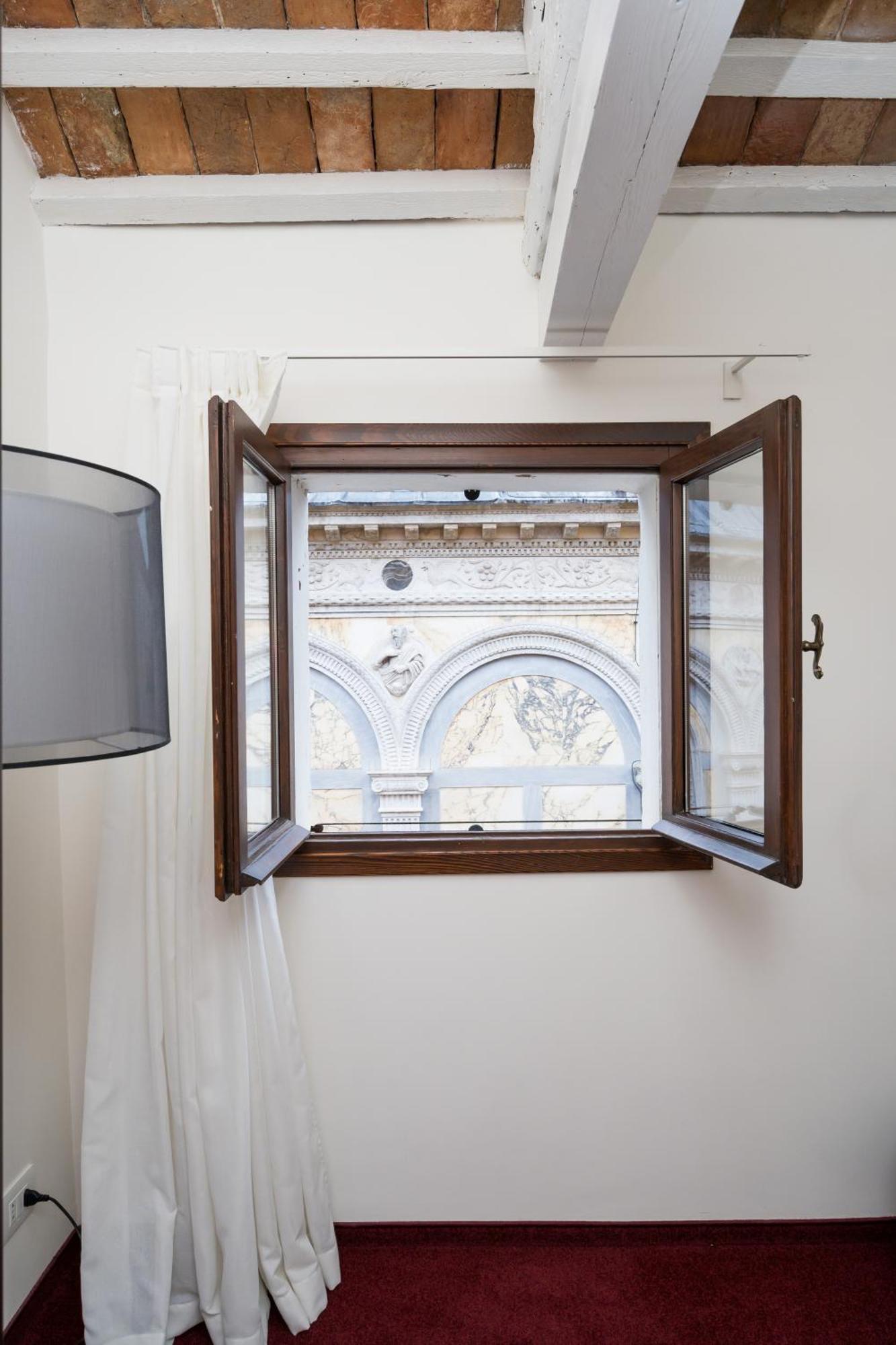 Palazzo Miracoli Apartments Venice Exterior photo